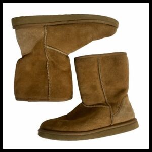 UGG size 5 brown suede leather classic boot sherpa lined•
